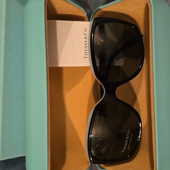 Authentic Tiffany and Co sunglasses cat eye - Picture 3 of 6